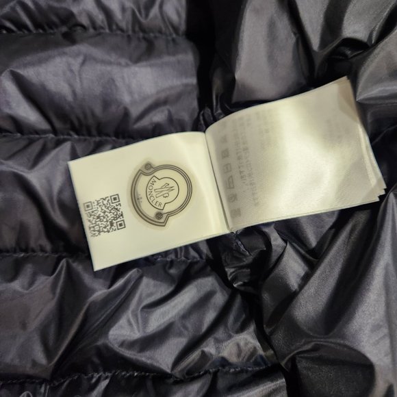 Moncler Logo-Patch Zip-Up Padded Bomber Jacket - Picture 15 of 16